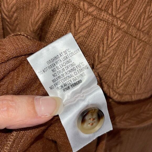 Pink Lilly‎ Womens Knit Herringbone Textured Button Front Blouse Chestnut Medium - Picture 6 of 8